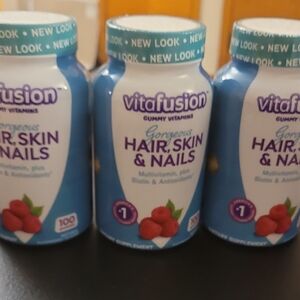 HAIR, SKIN AND NAILS GUMMIES 300 TOTAL.